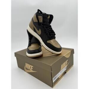 Nike Air Jordan 1 Retro High OG Sneaker - Black and Gold, Size 7Y/8.5W